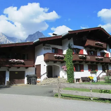 Haus Tyrol Апартаменты